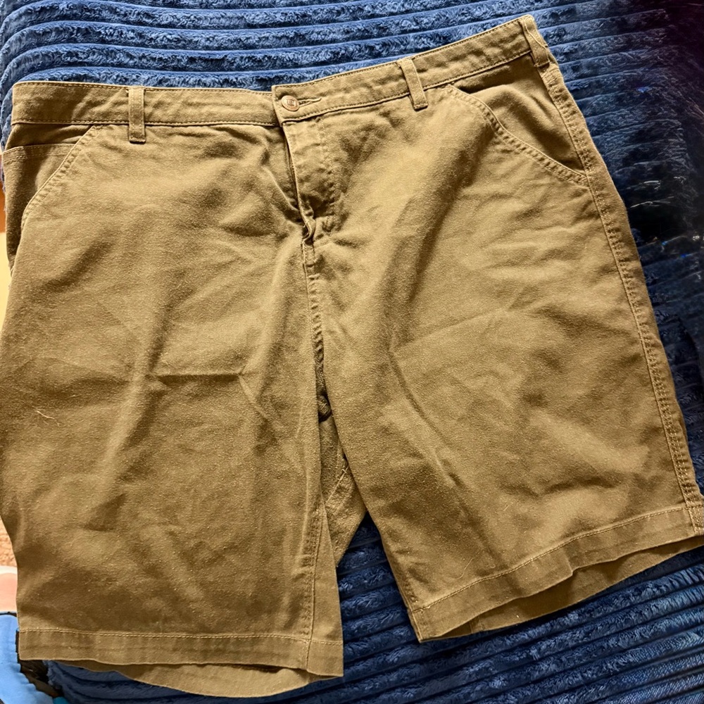 Women's Classic Army Green Bermuda Shorts